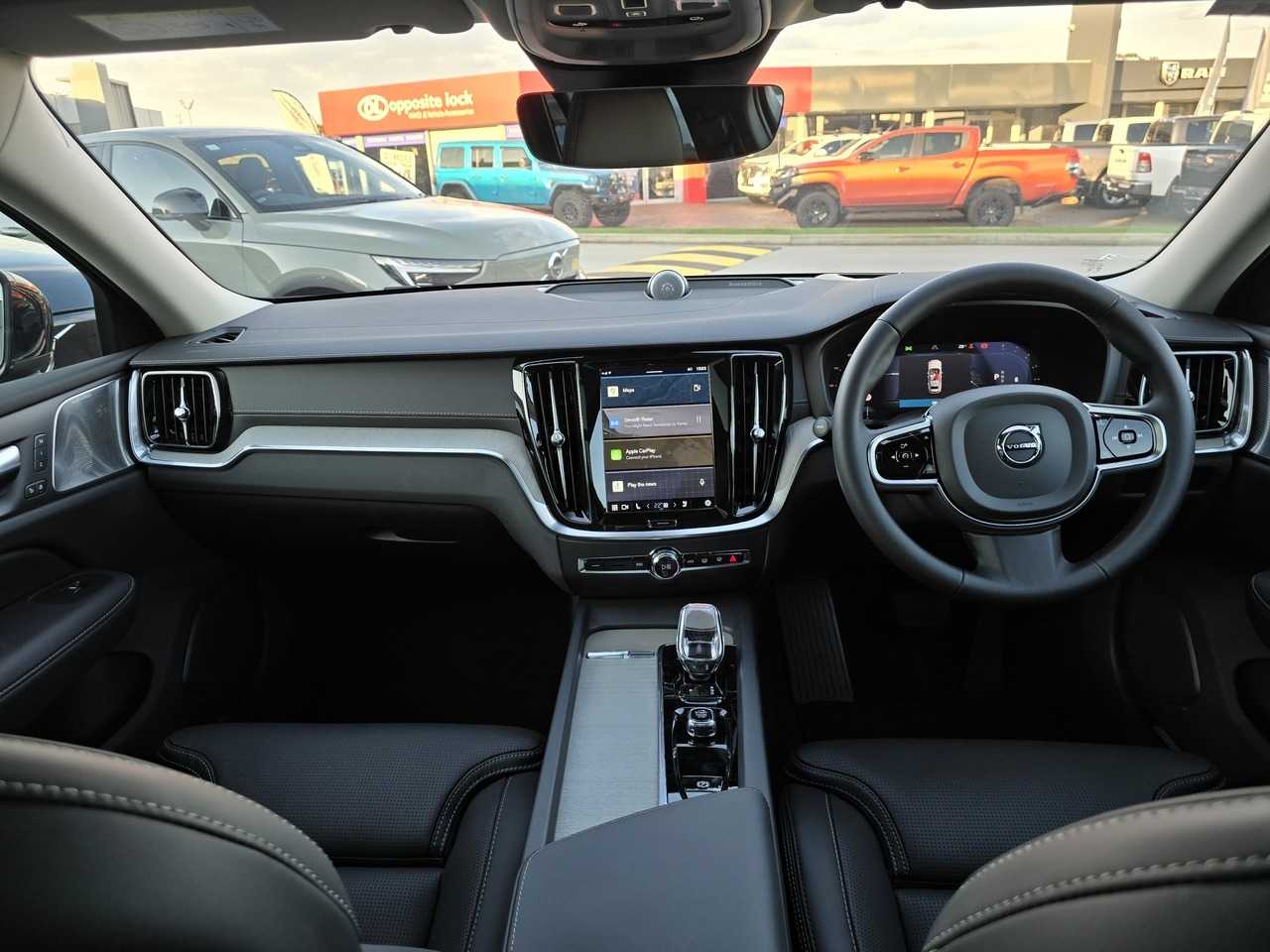 Volvo  V60 Cross Country Ultimate , B5 Mild Hybrid, Petrol